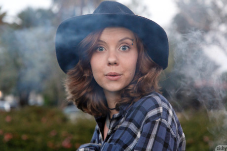 Zishy Kayla Coyote