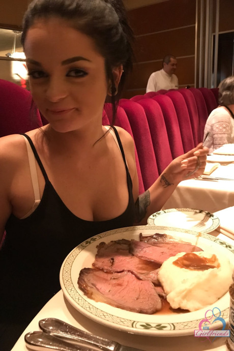 Solo slut GF woman Kylie Foxx dines at a restaurant before taking a naked bubble bath