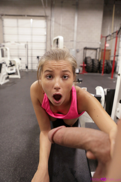 Petite Carolina Sweets rides a humongous schlong & gets jizzed in her mouth at the gym