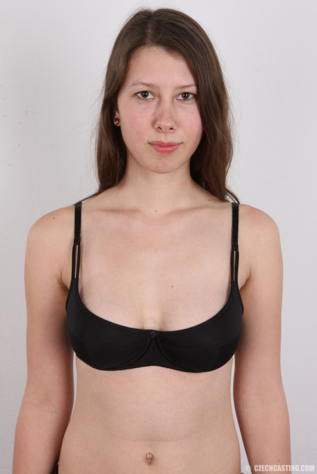 Broke female Pavlina picks up easy cash by posing undressed for the first time