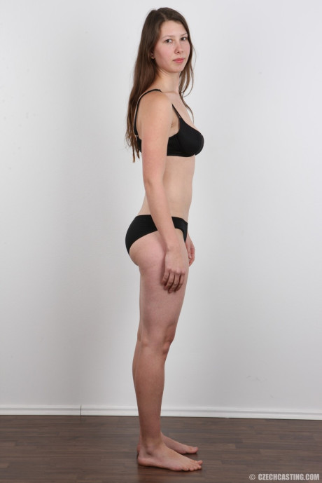 Broke female Pavlina picks up easy cash by posing undressed for the first time