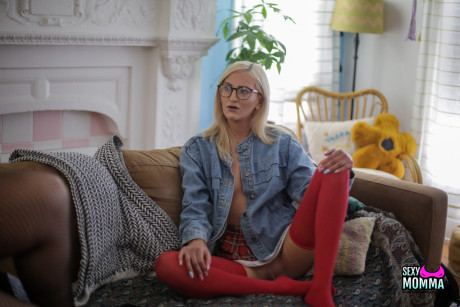 Lovely Momma starring Ryan Keely, Tallie Lorain Hot Pictures
