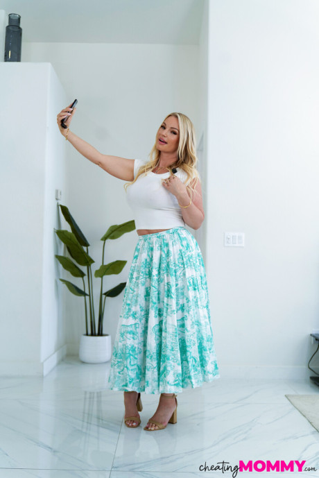 Cheating Mommy Alex Charger, Rachael Cavalli