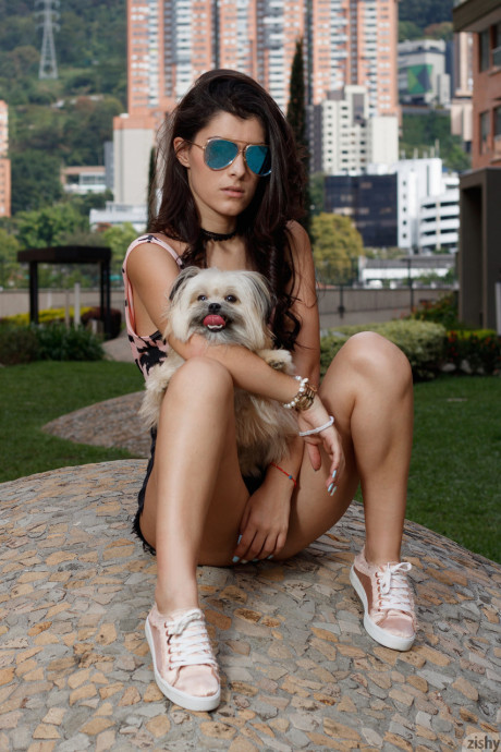 Zishy Kate Maze, Mercedes Llano