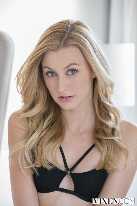 Blondes Lily LaBeau & Alexa Grace ride a white meat & share sperm in a 3some