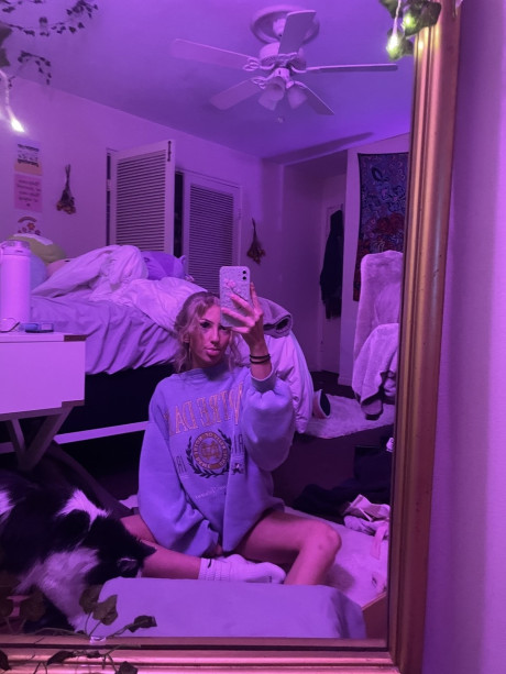 Skinny OnlyFans model blonde Alexis poses provocatively in a solo