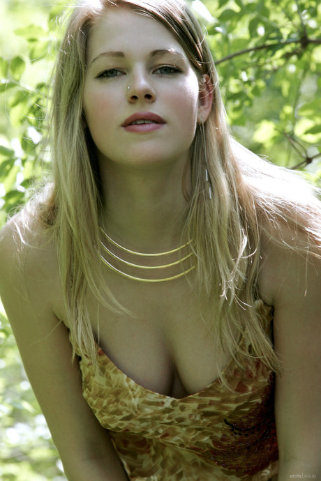 Erotic sweetie starring Selphine A naked Pictures