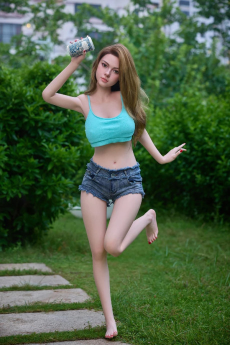 Mai Love Doll Hot Pics