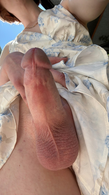 Kinky redheaded amateur tranny Shiri Allwood unveils her cock & humongous boty