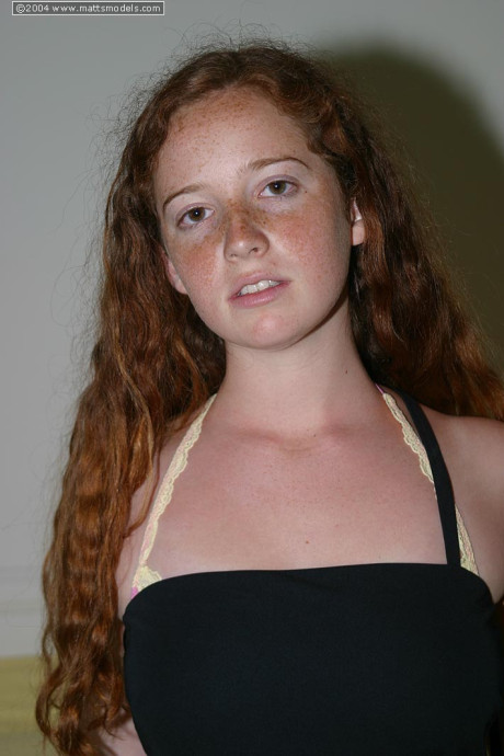 Flexible ginger Rachel showcases her natural snatch after undergarment removal