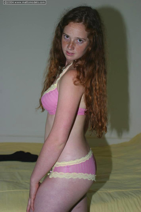 Flexible ginger Rachel showcases her natural snatch after undergarment removal
