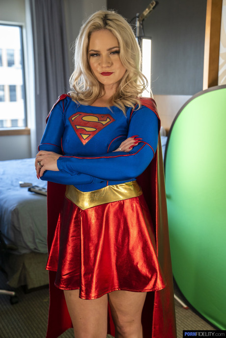 Blondie supergirl Lisey lovely exposes her tasty ass and hot melons in a solo