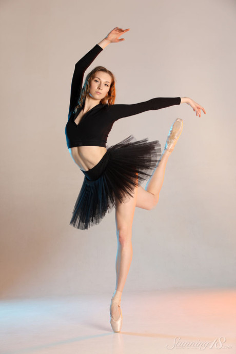 Mature ballerina Annett A displays her flexibility while going naked