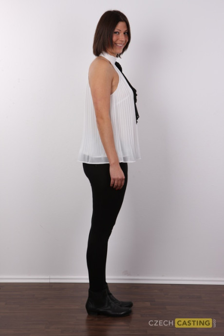 Caucasian secretary Pavla tries her hand at being a undressed model