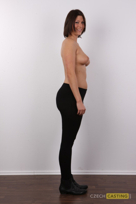 Caucasian secretary Pavla tries her hand at being a undressed model