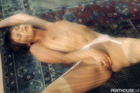 Vintage pornstar Samantha Faye posing nude and showing vagina and breasts