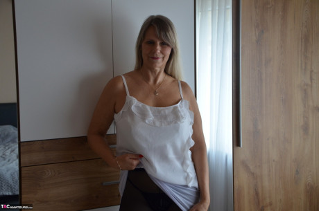 MatureMILFEuropeanBlondesSlimBig TitsBig