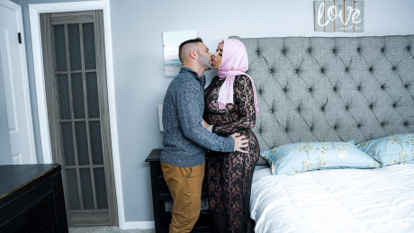 MILF Zoey Foxx shows her humongous behind and breasts while having sex in a veil