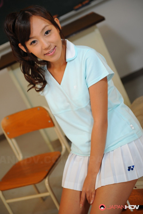 Pigtailed chinese beauty Nagisa posing in her attractive lovely outfit on the cam