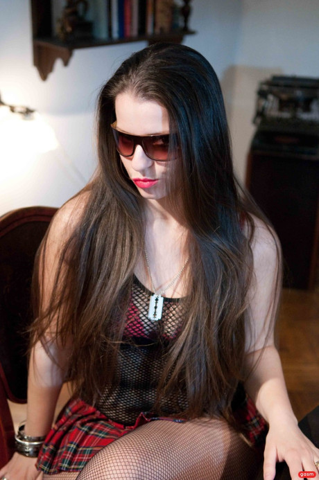 Cruel femdom Larissa Gold spanks and pegs her sissy from ass