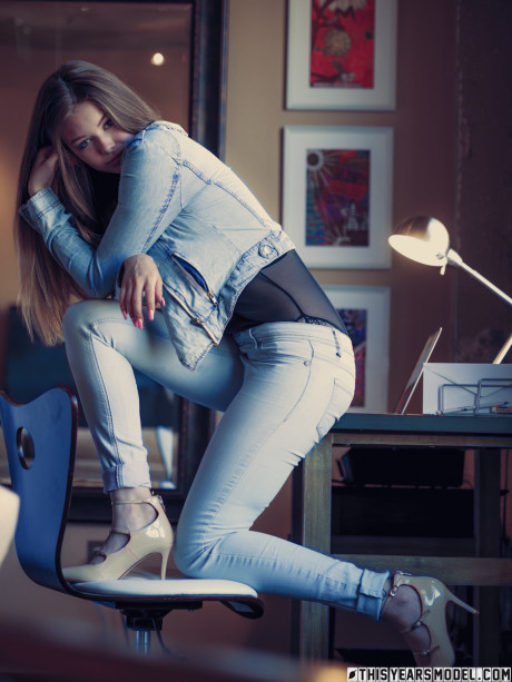 Gorgeous charming skank gf girl Lana Lea gets totally nude in a deliberate fashion