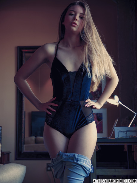 Gorgeous charming skank gf girl Lana Lea gets totally nude in a deliberate fashion