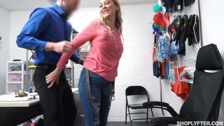 Nasty teen Adira Allure gets poked hard from booty fro shoplifting