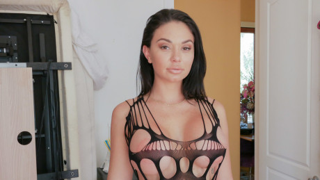 Brunette babe with massive boobies Brooke Beretta gets her snatch filled with a meat