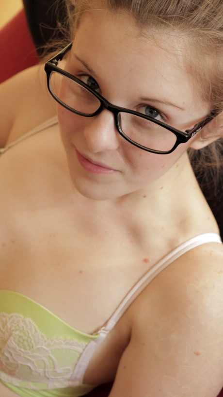 First timer with pretty lovely feet Jada takes off her glasses before getting nude
