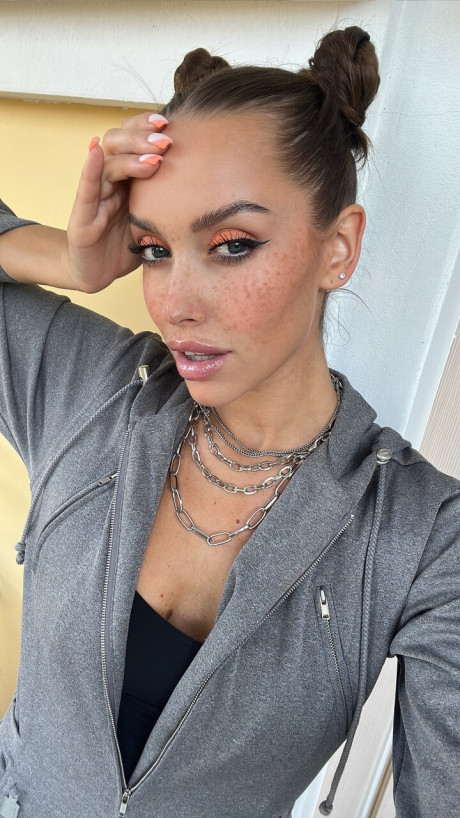 OnlyFans Luxury chick GF chick XXX featuring Luxury chick girl broad XXX undressed Pictures