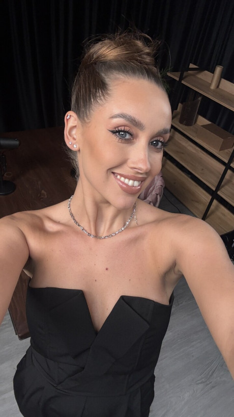 OnlyFans Luxury chick GF chick XXX featuring Luxury chick girl broad XXX undressed Pictures