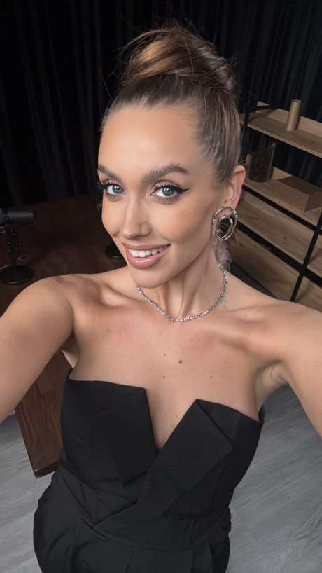 OnlyFans Luxury chick GF chick XXX featuring Luxury chick girl broad XXX undressed Pictures