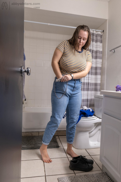 Chubby amateur Bonnie T shows her giant boobies & booty while getting dressed