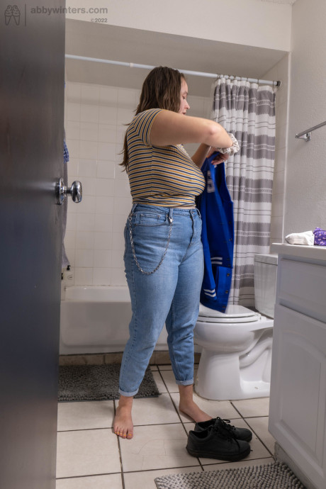 Chubby amateur Bonnie T shows her giant boobies & booty while getting dressed