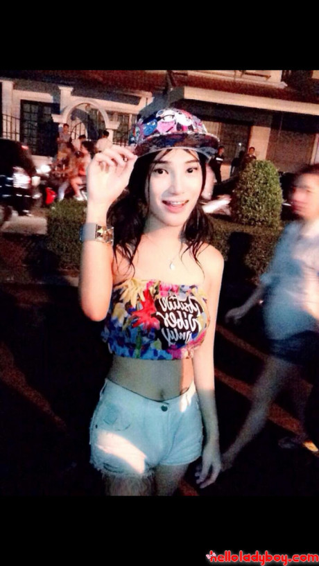 Hello t-girl