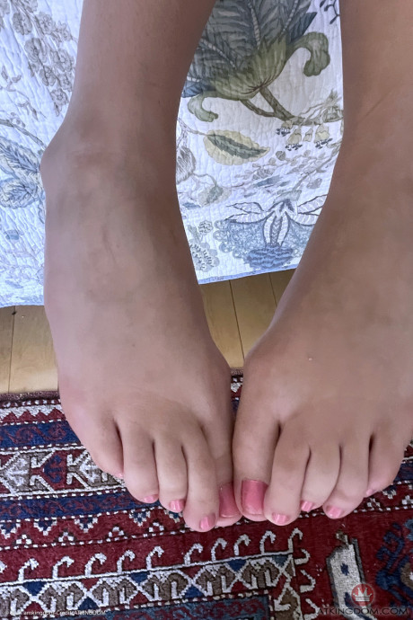 Purple-haired babe Lily Adams showing her puffy vagina enormous booty & feet up close