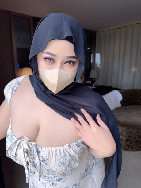 OnlyFans BBW Dalia undressed Pics