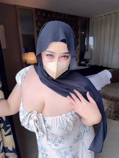 OnlyFans BBW Dalia undressed Pics