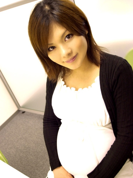 Pregnant Japanese sweety Yuri Mizukami gets her hairy snatch fucked in POV