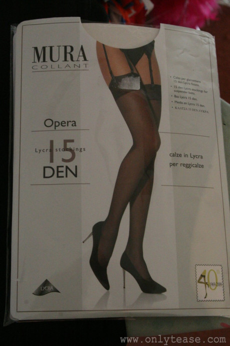 Stunning attractive brunette wifey Siobhan Murray shows her giant tits and poses in nylons