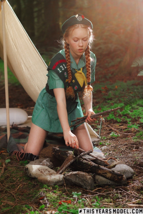 Redheaded bitch GF lady Scout Dolly Little gets naked outside her tent in beret