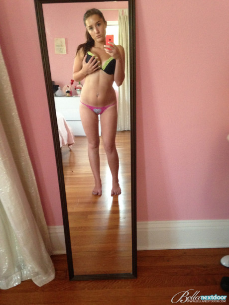 Solo skank GF girl Ariana Cruz takes nude selfies in a full-length mirror