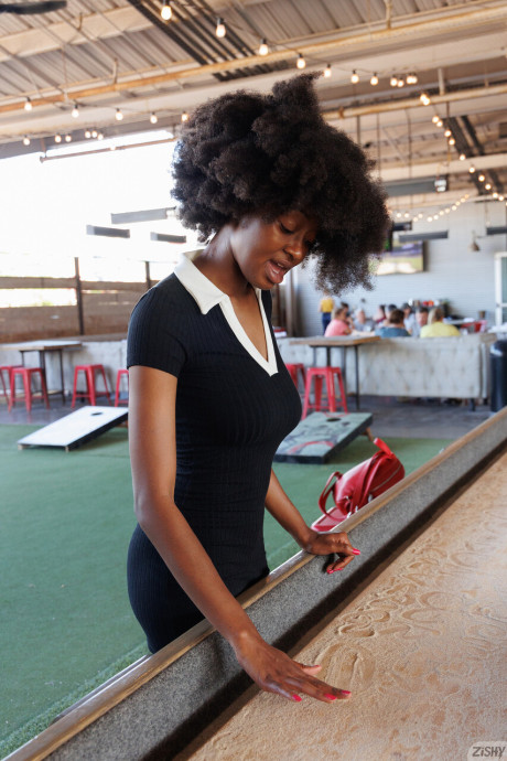 Zishy performed by Angel Avril Porn Gallery