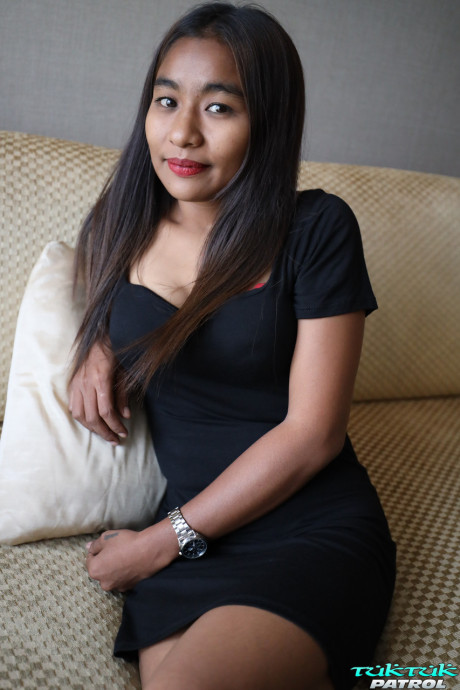 Horny oriental amateur Mind B unveils her hot bum and takes a boner in POV action