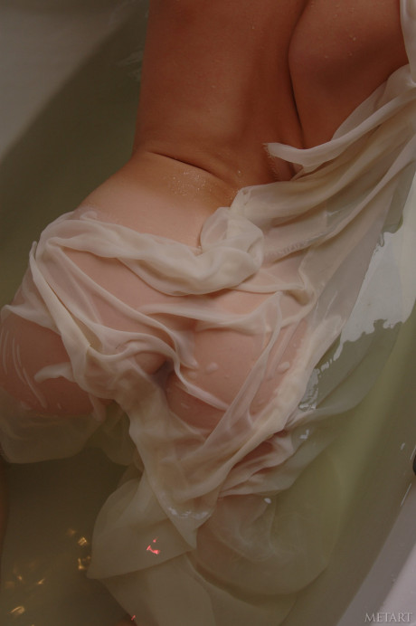 Glamorous babe Maria D flaunts her beautiful monstrous titties in the bathroom
