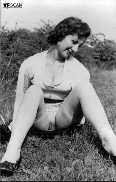 Hot old pornstars of yore show bushy bush in vintage no panties upskirt