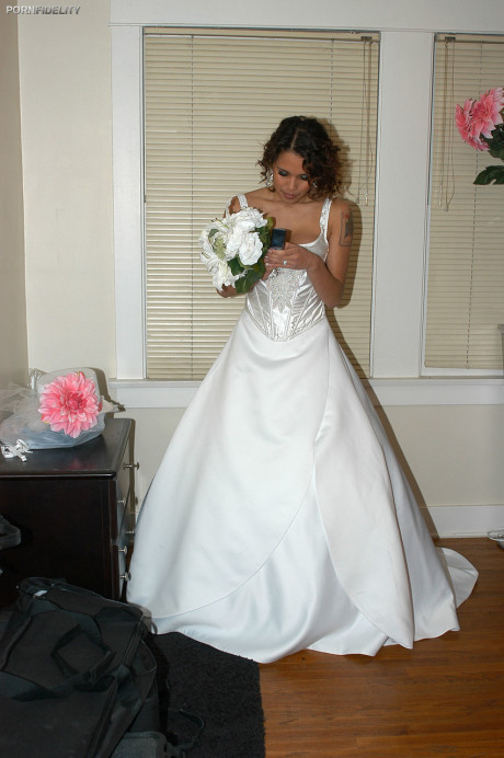 Gorgeous hispanic bride Renae Cruz flashes her hot fake boobs on her wedding day