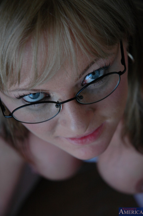 Busty American old Allison Kilgore mounts & takes cumload on her glasses