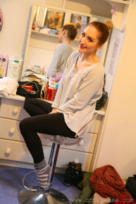 Sexy amateur babes show off their great bodies behind the scenes