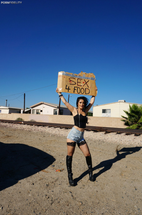 Busty girl girl Katrina Jade strips undressed after scrounging dumpsters for food